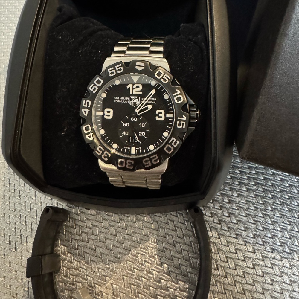 TAG Heuer Formula 1 Grande Date Quartz Watch - Picture 2 of 6